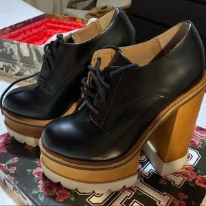 Jeffrey Campbell Platform pump